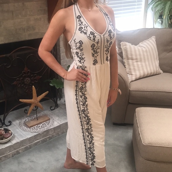 American Eagle Outfitters Halter Neck Embroidered Cropped Jumpsuit Size XS - Picture 13 of 13